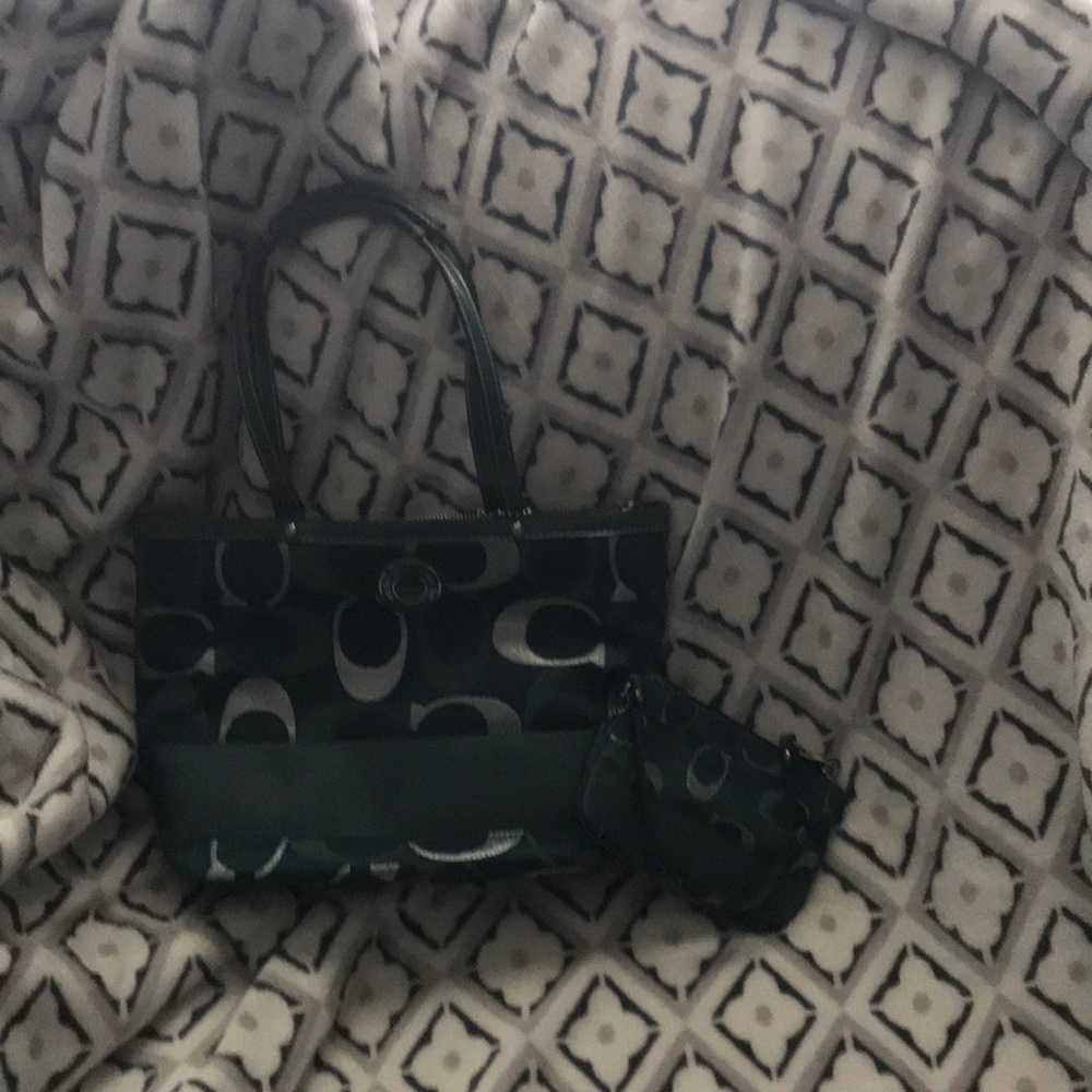 Coach signature tote. Good used condition.